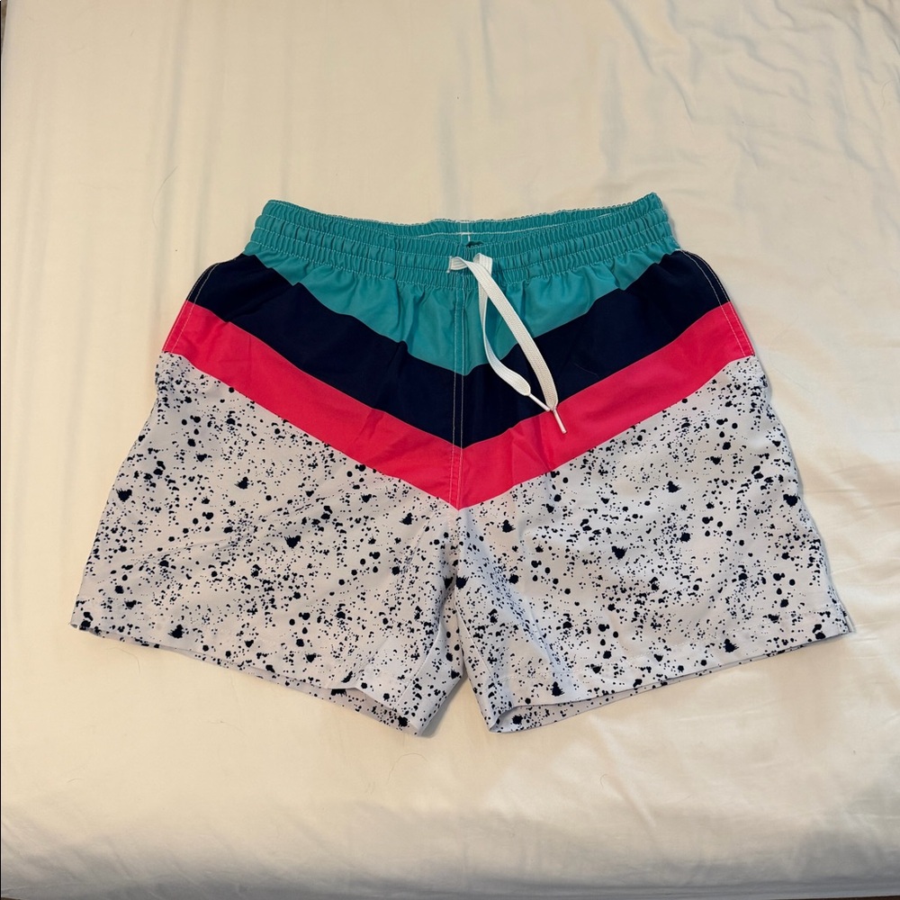 Chubbies- Aquatic Libation- size M- 5.5” inseam